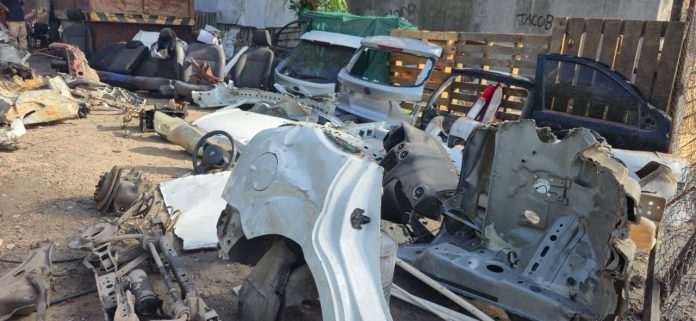 Desbarataron una banda que robaba autos y los desguazaba en un taller ilegal de José C