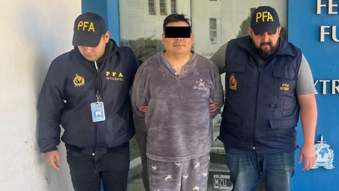 La arrepentida aseguró que “El Señor Jota” vio el triple femicidio narco por videollamada desde su celda