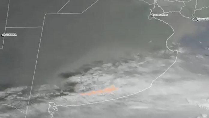 Advierten que la nube de polvo ya llegó a Buenos Aires: en qué localidades ya se sintió