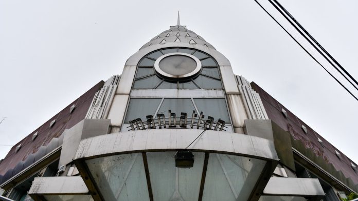 Cafetines de Buenos Aires: el adiós al Manhattan Club Grand Café, la histórica cúpula neoyorquina y un símbolo del menemismo