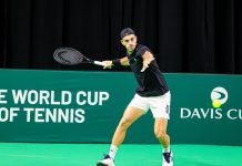 El equipo argentino de Copa Davis llegó a Bolonia tras una travesía de 20 horas y tuvo su primer entrenamiento