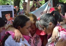 El momento en el que condenaron al clan Sena por el femicidio de Cecilia Strzyzowski y la eufórica reacción en la calle