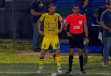 Insólito: el presidente de un club paraguayo ingresó a jugar un partido con su equipo a los 51 años y batió un récord