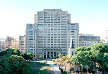 Investigan la muerte de un estudiante de Nutrición que cayó desde un segundo piso de la UBA