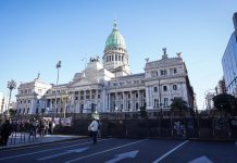 Jubilados y organizaciones sociales realizaron la marcha de los miércoles frente al Congreso, esta vez sin incidentes