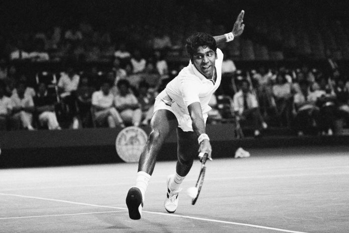 La historia de Vijay Amritraj, el tenista que conquistó Hollywood tras vivir los cuartos de final en Wimbledon