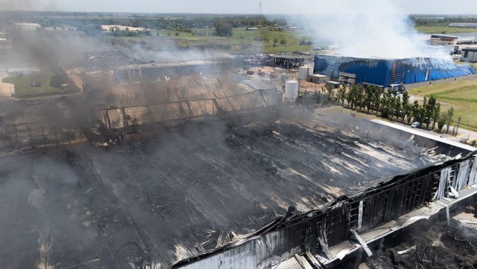 Las pérdidas por el incendio en el polígono industrial de Ezeiza son multimillonarias y dejaron a más de mil personas sin trabajo