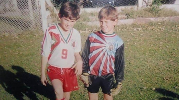 Los recuerdos de la infancia de Dibu Martínez y su hermano Ale: “Como yo era el más grande, lo mandaba al arco”