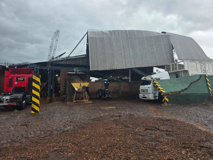 Se registraron destrozos en varias localidades de Misiones producto de un intenso temporal