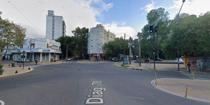 Treparon como el “hombre araña” para robar en un departamento de La Plata y los detuvieron cuando saltaron del balcón