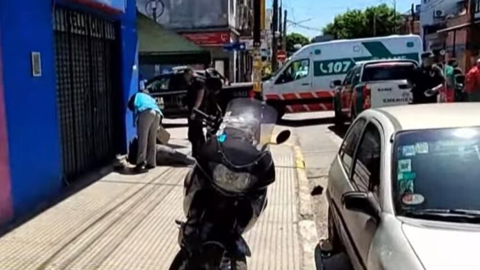 Un enfrentamiento armado tras una persecución policial en Villa Celina dejó un muerto y tres detenidos