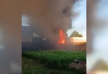 Un feroz incendio se desató en una fábrica de plásticos de La Plata