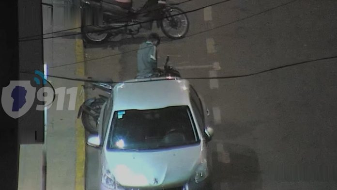 Video: el extremo salto al vacío de un ladrón que escapaba de la Policía en Córdoba