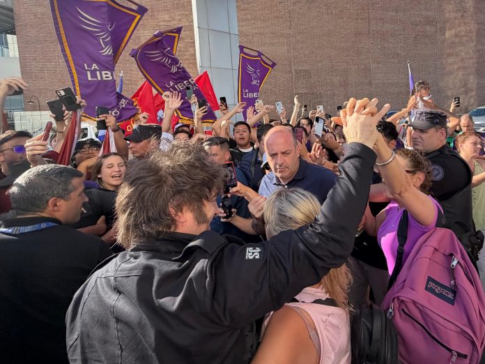 Detuvieron a un adolescente durante el acto de Milei en Córdoba