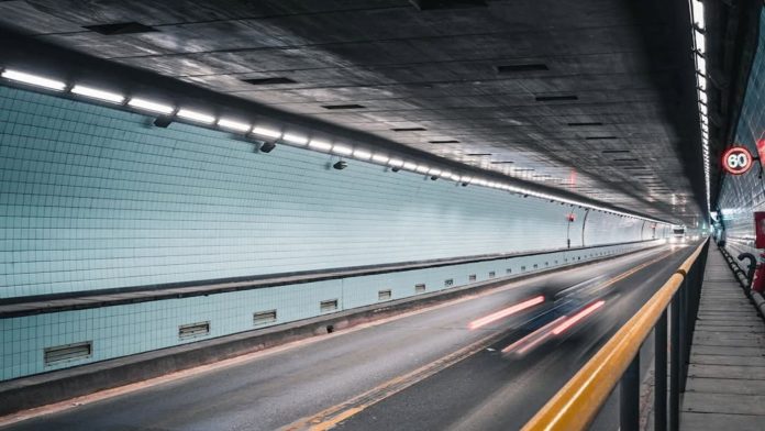 La monumental obra de ingeniería argentina que cautivó al mundo: un Presidente poco federal, dos gobernadores hartos y un río bravo