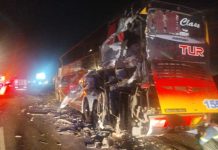 Impactante choque entre un micro y un camión sobre la Ruta 9: dos personas resultaron heridas