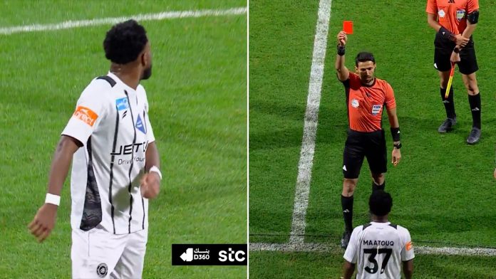 Lo amonestaron, escupió al árbitro y fueron a buscarlo al vestuario para expulsarlo: la dura sanción que podría enfrentar