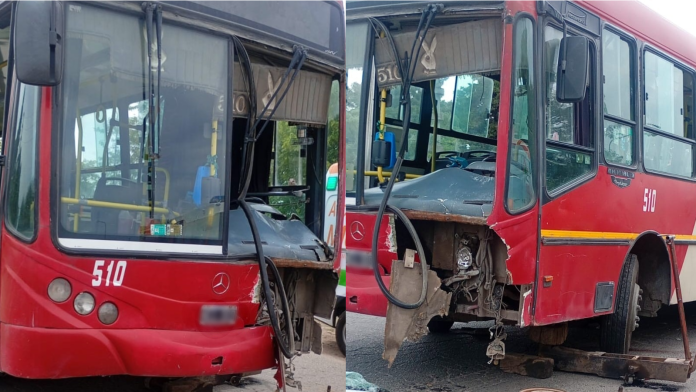 Tragedia en Merlo: iba en moto con su hija y su nieto de tres meses, chocaron con un colectivo y murieron