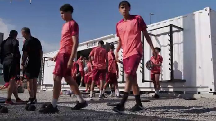 Quiénes son los cuatro futbolistas japoneses que entrenaron en River Plate: el joven que sorprendió y el que compararon con Vitinha