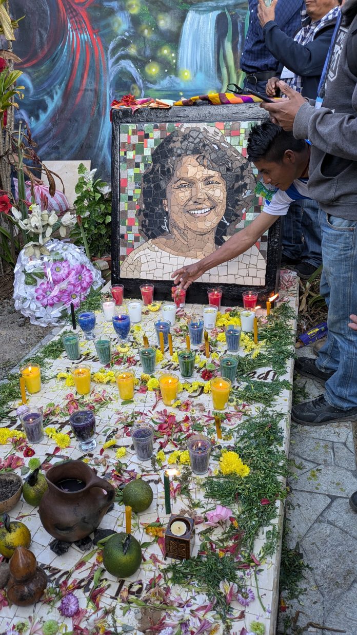 Cuando la contaminación mata: el homenaje a Berta Cáceres y la historia del femicidio ambiental más emblemático de América Latina