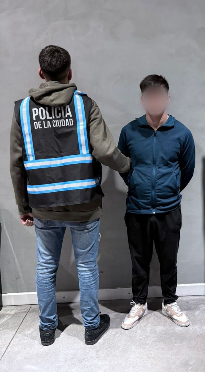 Dos homicidios, una fuga prolongada y la colaboración de vecinos: capturaron en La Boca a un joven de 20 años prófugo