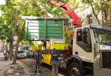 El Gobierno porteño retiró más de 100 puestos de diarios y flores en desuso para generar espacio en las veredas