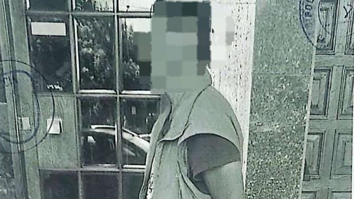 Lo arestaron por golpear a su ex y descubrieron que ya tenía dos condenas por violencia contra ella