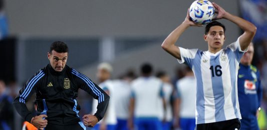 Los entretelones del tirón de orejas de Scaloni al plantel de Argentina antes del amistoso frente a Zambia