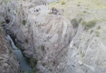 Rescataron a dos jóvenes que quedaron atrapados en un acantilado del Cañon del Atuel