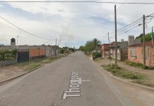 Siniestro vial en Bahía Blanca: atropelló a una mujer y a sus hijos de 5 y 2 años y se dio a la fuga