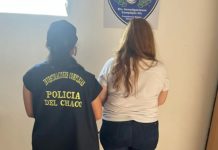Una empleada de una empresa de micros hacía compras extra con las tarjetas de los clientes y fue detenida por fraude