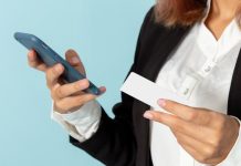 Una empleada pública deberá devolver una gran suma de dinero que le depositaron por error y usó para comprar un terreno