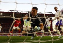 De la descomunal atajada del Dibu Martínez al insólito penal que provocó la derrota de Aston Villa en las semis de la Europa League