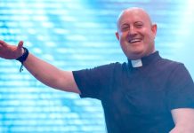 Plaza de Mayo será escenario de un show del cura DJ: cortes de tránsito y operativo especial en el centro