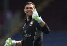 El Aston Villa del Dibu Martínez buscará un título histórico en la Europa League ante Friburgo: hora, TV y formaciones
