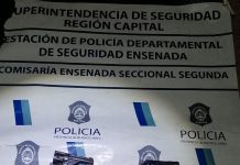 Una mujer grabó a su bebé con un arma y quedó detenida