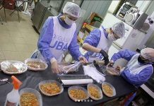 Cómo funciona Plato Caliente, el voluntariado de la UBA que alimenta a más de 130 personas cada semana