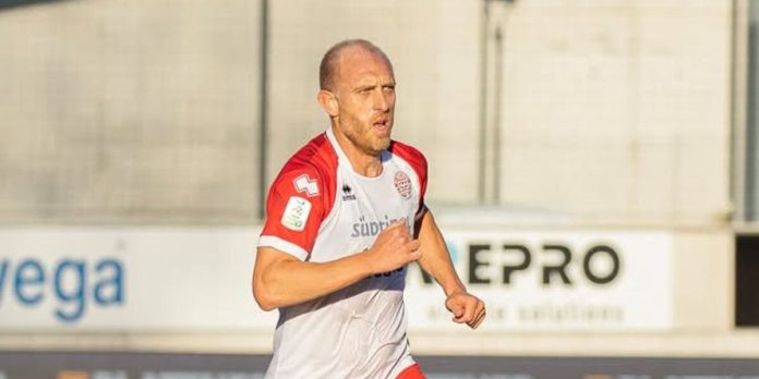 Cumplió 40 años, firmó una cláusula para no jugar contra el Bari y terminó retirándose cuando el sorteo lo puso frente a frente con su pasado