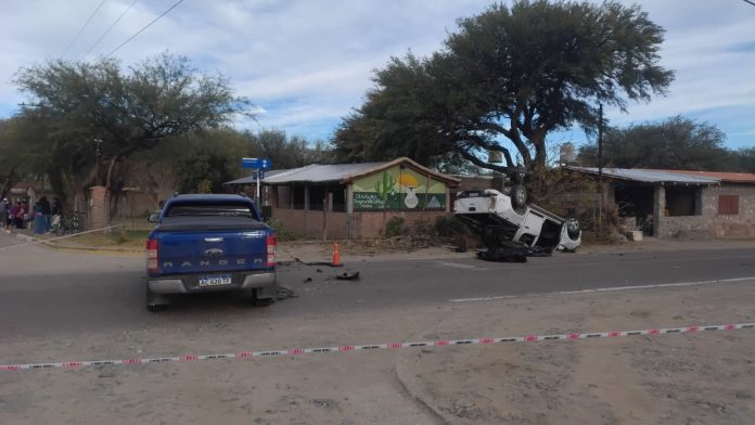 Huían de un control de Gendarmería, chocaron contra una camioneta y mataron a dos personas: llevaban 457 kilos de hojas de coca