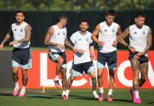 La última práctica de Argentina antes del debut en el Mundial: del equipo ante Argelia al gesto de Scaloni que sorprendió