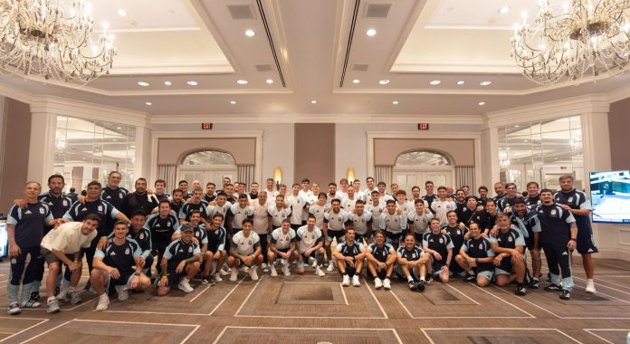 El sentido mensaje de Messi y la foto de unidad de los jugadores de Argentina antes de la final con España: “Una historia que nadie podrá borrar”