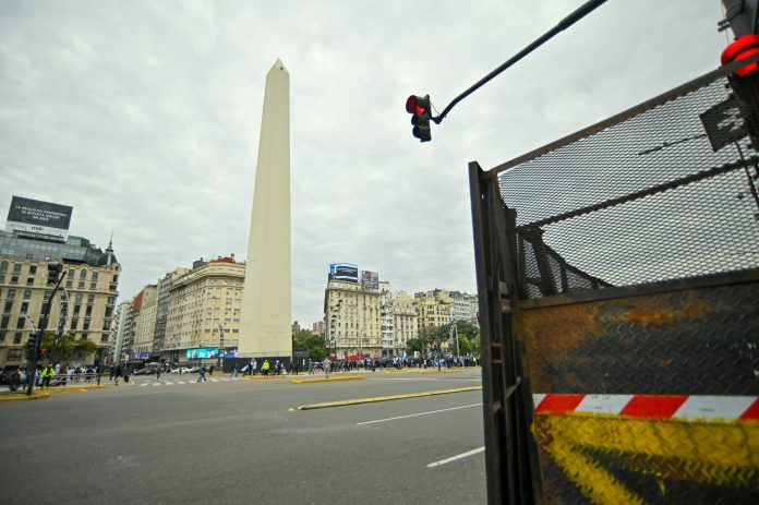Sube la temperatura, pero vuelven las lluvias y las ráfagas de viento: qué dice el pronóstico para el AMBA