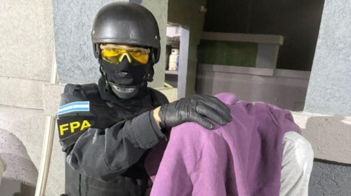 Cayó una banda narco que le vendía droga a menores de edad a metros de una escuela en Córdoba