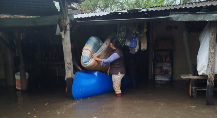 Continúan las inundaciones en Corrientes: hay más de 200 evacuados y un pueblo totalmente aislado