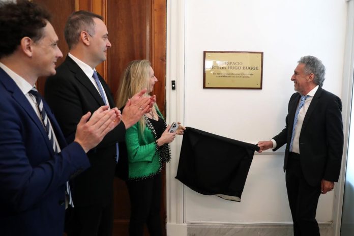 Inauguraron un espacio en la Casa Rosada en homenaje a Víctor Bugge, el histórico fotógrafo presidencial