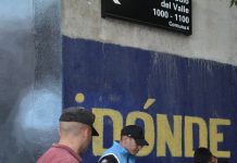 Intentó robar una cadenita en el ingreso a La Bombonera y se vio en vivo por TV cómo lo corría la Policía