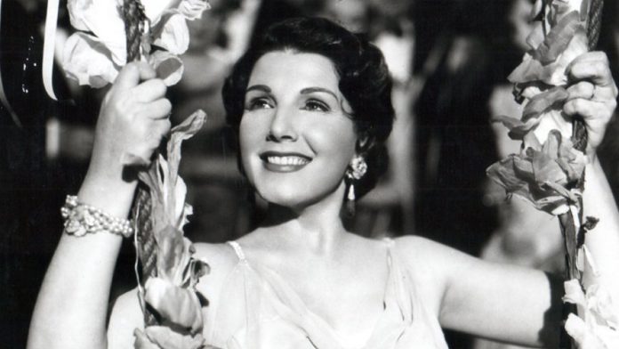 La vida de Libertad Lamarque, de la reverencia burlona a Eva Duarte que la obligó a irse del país a su final rodeada de ocho gatos