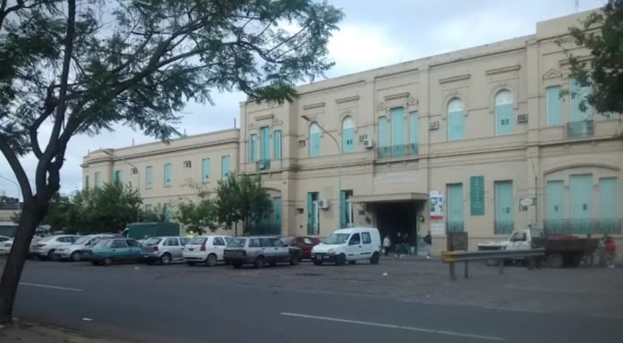 Un joven salió a un boliche por primera vez y fue atacado a golpes por un grupo de personas en Santa Fe