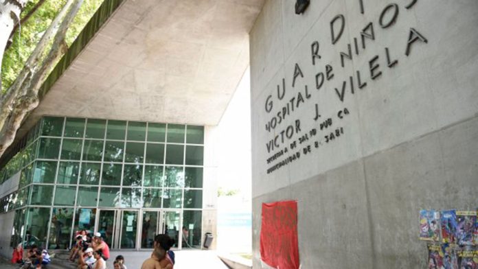 Un nene de 4 años cayó de un tercer piso de un edificio de Rosario y está internado en terapia intensiva