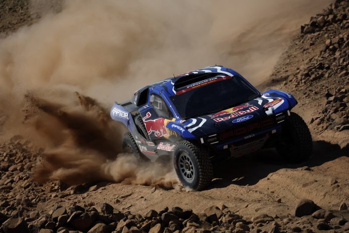A solas con Carlos Sainz: el sacrificio para ganar su quinto Rally Dakar a los 63 años y su visión de Franco Colapinto en la F1